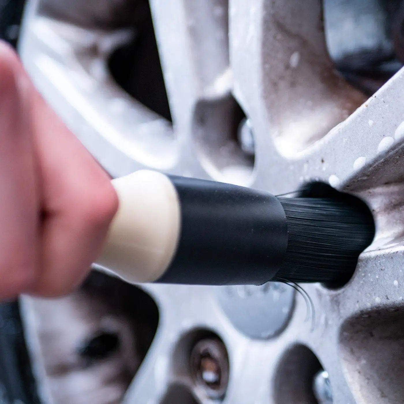 Hi-Tech Wheel Brush - Vanneharja / Suti ulkopinnoille
