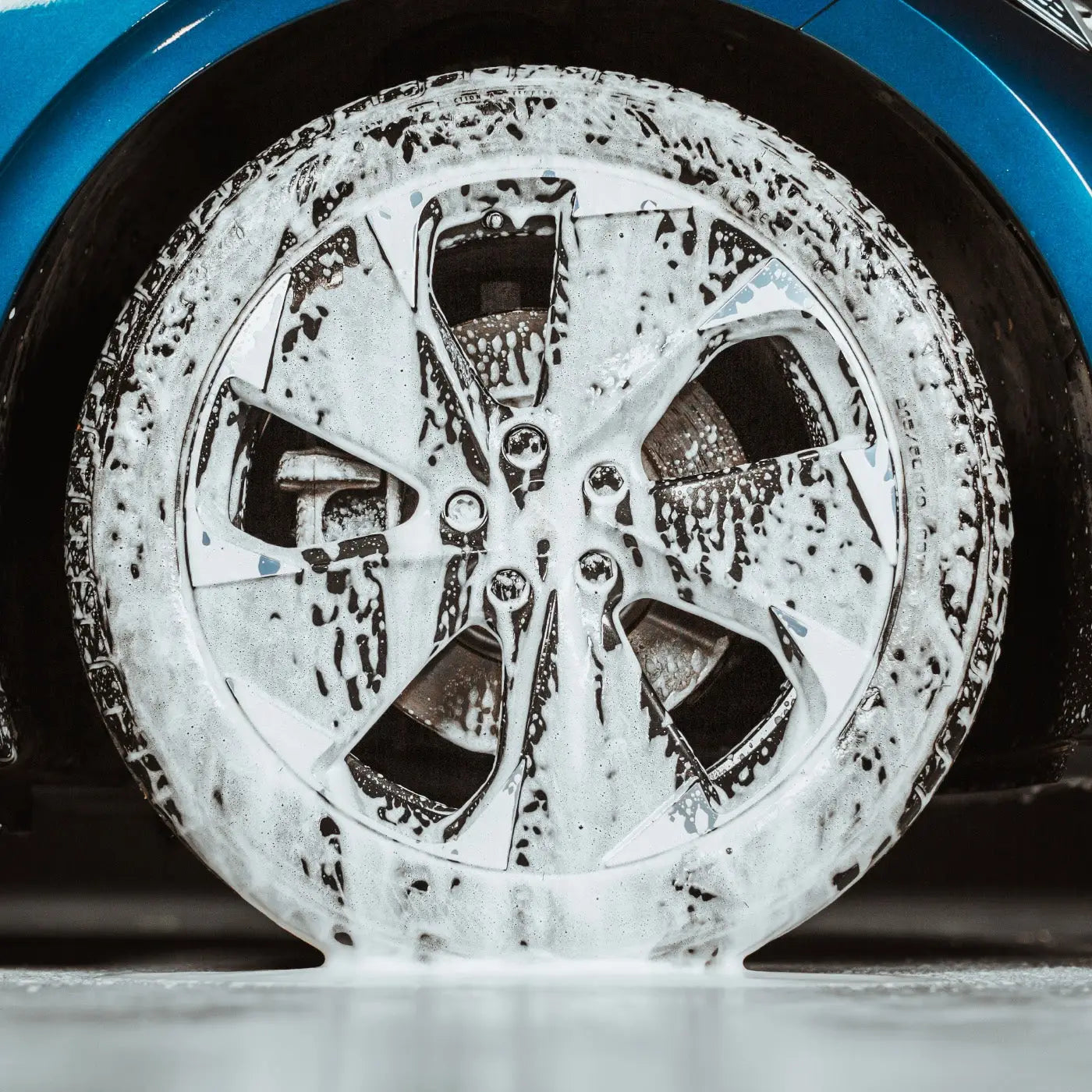 Custom Wheel Cleaner - Erikoisvanteiden puhdistusaine 500ml