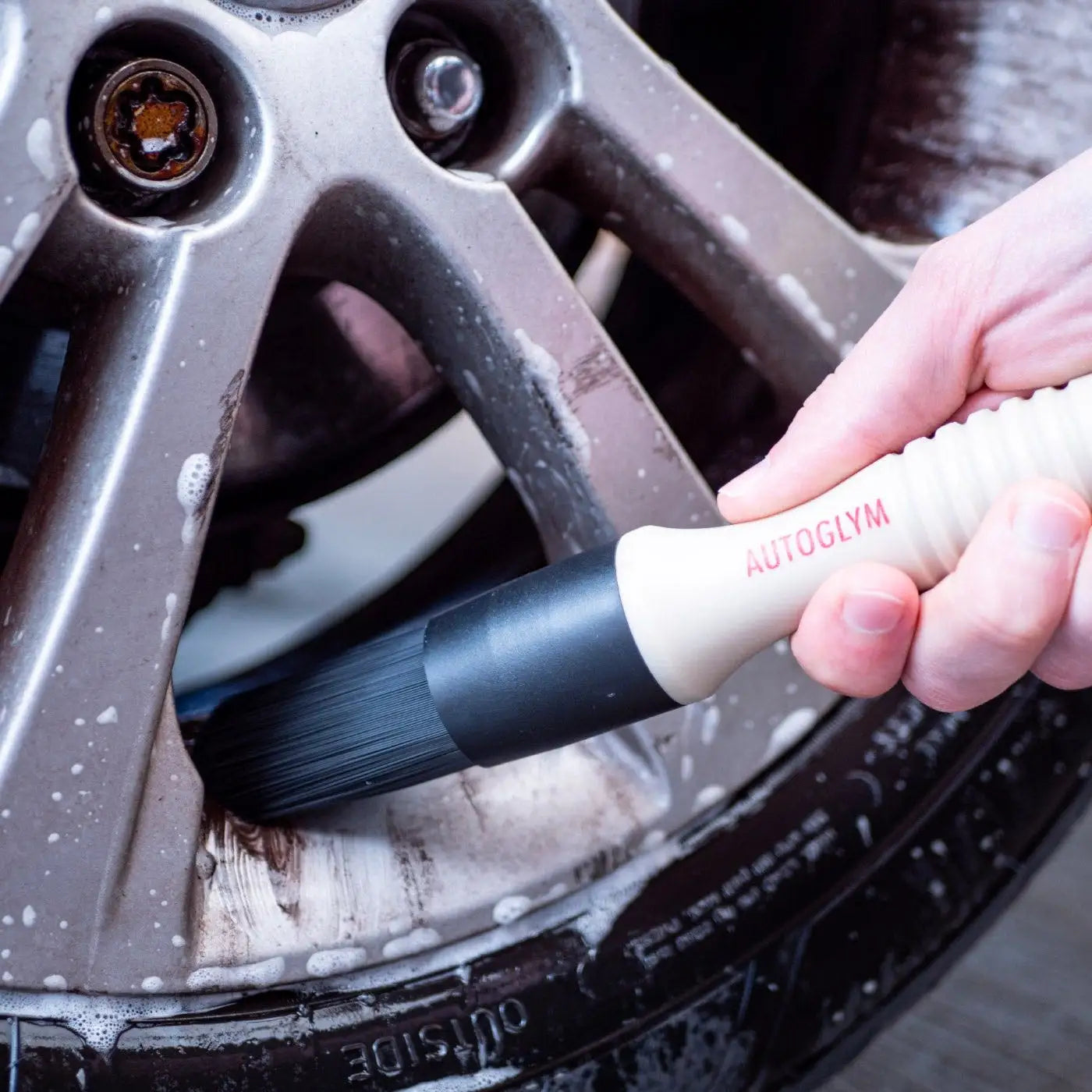 Hi-Tech Wheel Brush - Vanneharja / Suti ulkopinnoille
